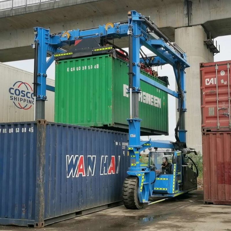 80T spreizen Fördermaschinen-LKW-Hochleistungsfahrzeug für die Port-/Yards auf Lager Behälter anhebend